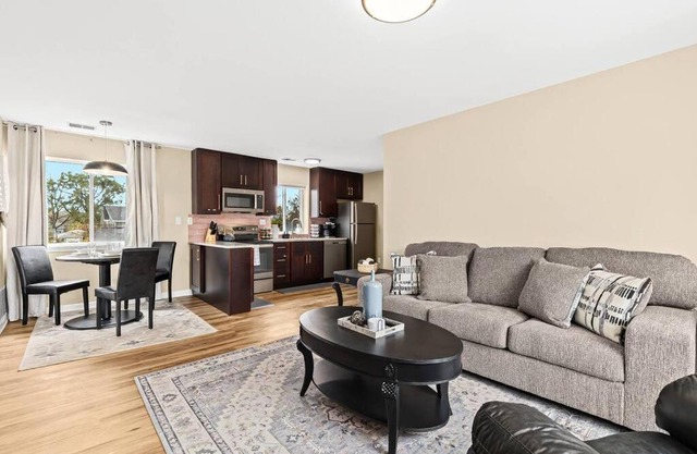 New! Modern Upper Flat near Downtown Roseville