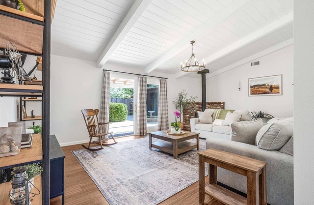 New! Modern Valley Home Walking Distance to DT