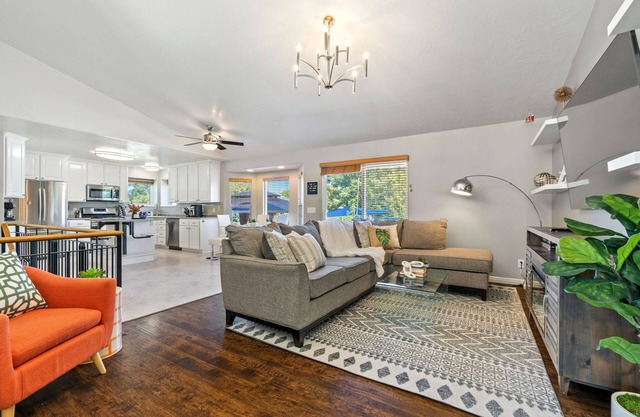 New Modern w Hot Tub | Salt Lake City | Taylorsville
