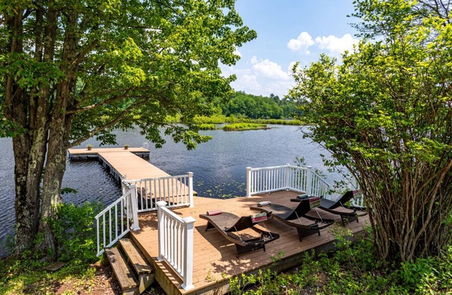 NEW:Modern Waterfront Home w/dock nr Bethel Woods