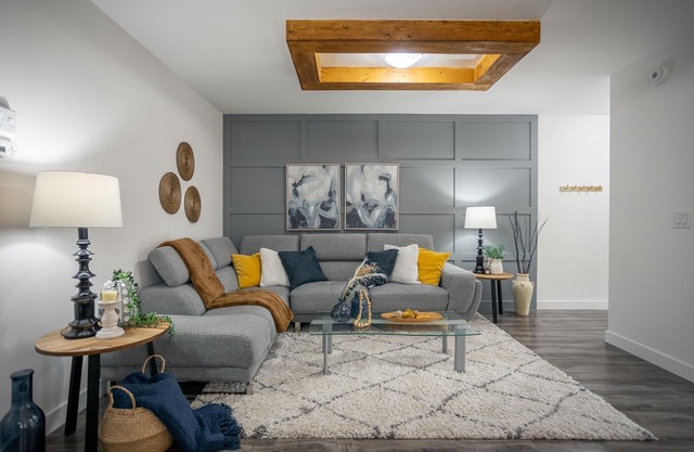 New Modern Winnipeg Home-4 Bedrooms, 3 Bath, WiFi, Work area