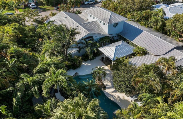NEW monthly LISTING: 3000+ SQUARE FOOT HOME 0N OVER 1/4 ACRE POOL SPA AND GARDEN