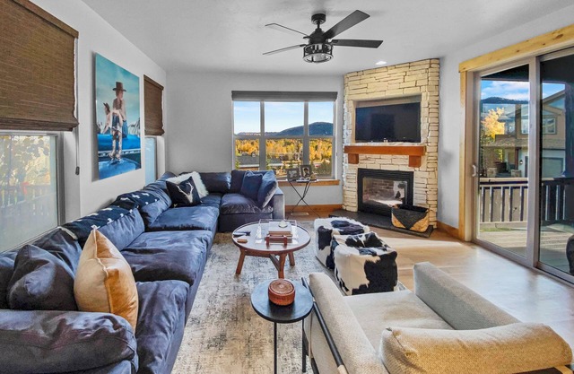 New! Mountain Escape in Park City! Family Retreat w/ Hot Tub-Skiing-Hiking! 5410