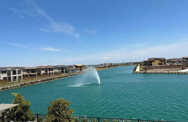 New Natomas Retreat, Close to Airport & Downtown
