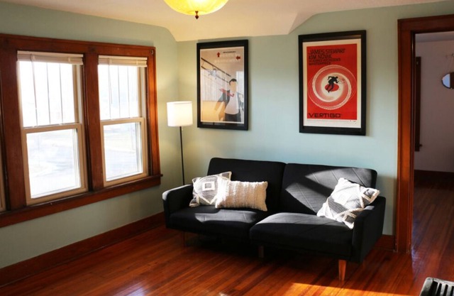 NEW! Nostalgia Awaits in Vintage Apt - 20 mins to Downtown/Falls