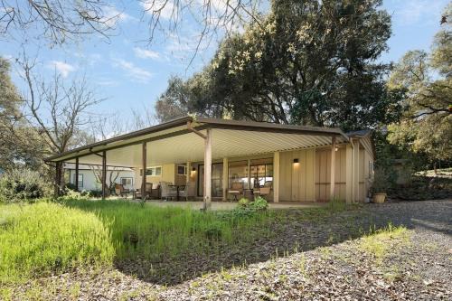 New Oak Haven Dog-Friendly big yard Hwy12 & 101