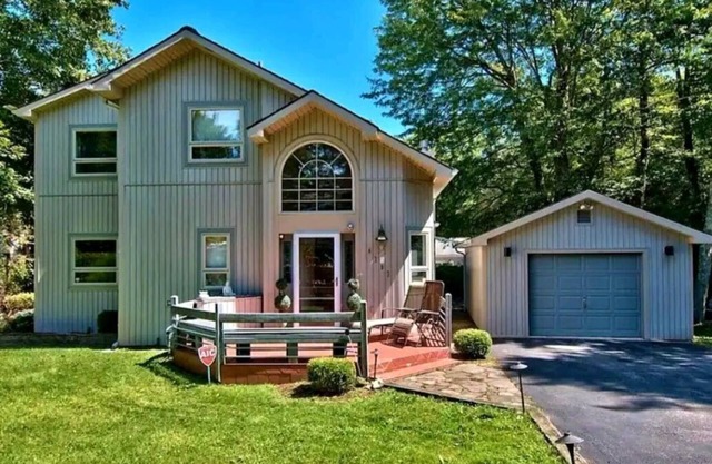 New on Vrbo-Paradise in ❤️ of Poconos. Great escape 🏡 High ⚡️ speed internet