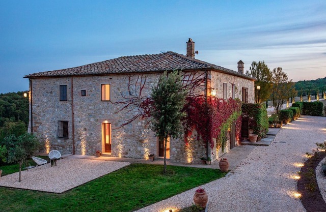NEUE ERÖFFNUNG Exklusive Villa in der Nähe von Siena mit Spa, Fitnessraum und Pool