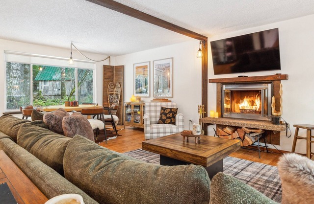 NEW! PackShack - Cozy Ski Cabin Mins from White Pass