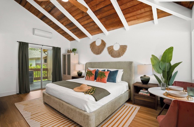 NEW Palm Dreams Luxe Retreat w/AC. Close to Best Beaches, Trails & Eats