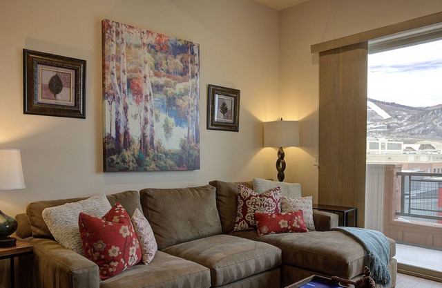 New Park Terrace 4: 2 bedroom 2 bathroom condo in New Park with Great views