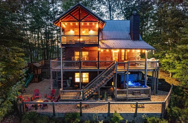 New Paved Road-Views-Secluded Cabin-Family Friendly-Jacuzzi-Playground-Game Room