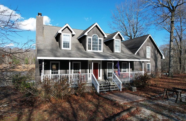 New! Peaceful Retreat on a Private Lake - Spring Specials!