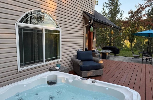 NEW! Pinehurst Lookout! Hot tub, pool table