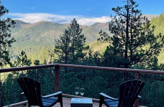 NEW!! Jemez Mountain Comfy Cabin - PERFECT for hunters and outdoor recreation.