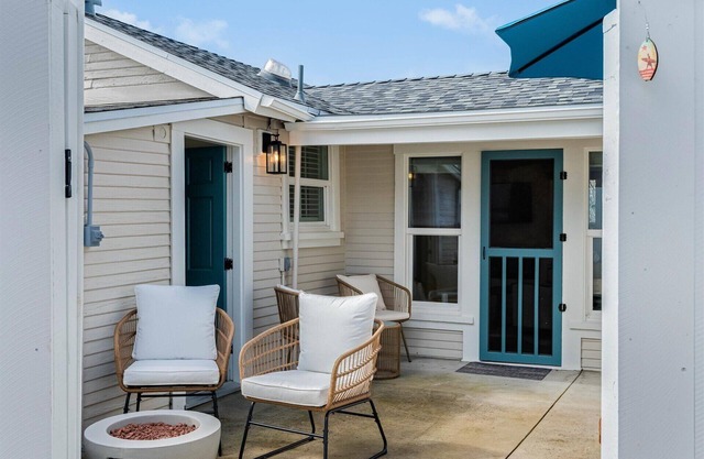 NEW! Private 1 Bedroom Beach Heaven- Get the Full Central Coast Experience!