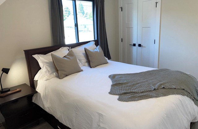 New, private, 1 bedroom carriage house downtown Kamloops (pet friendly)