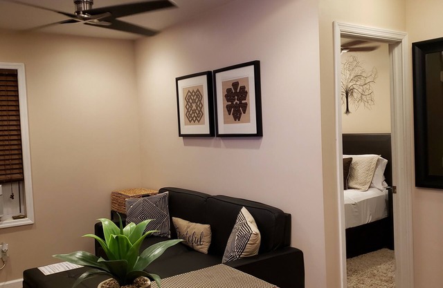 NEW Queen Bed Modern Entire Apt!