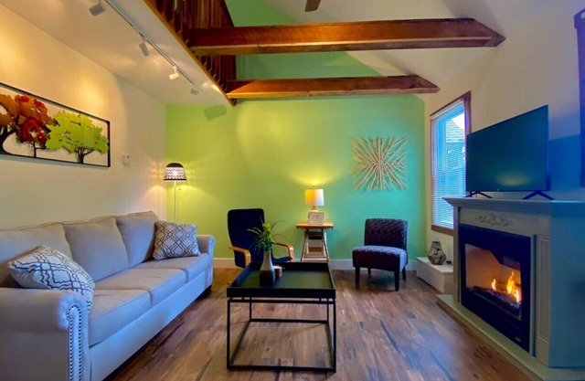 New! Relaxing Agrihood Bungalow Getaway-Fireplace/WiFi