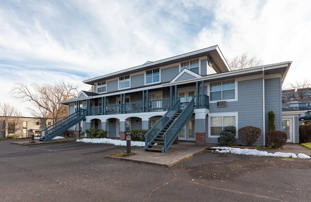 New Remodel, 1 BR, 2 bathrooms, sleeps 4, downtown