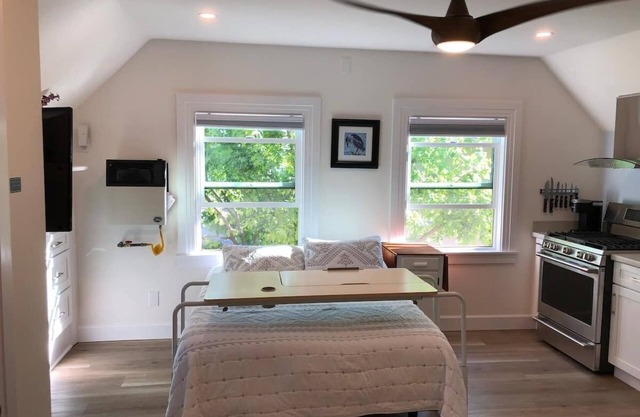 New Remodeled Studio in Oakland's Dimond District