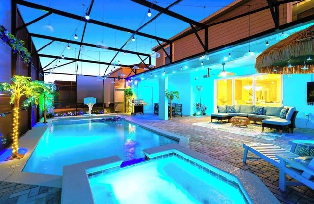 New Resort, Private Pool & Spa, Outdoor Theater, Game Room, Minutes to Disney Wo