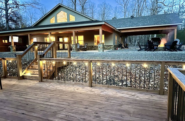 New Riverfront Lodge on Little Missouri River/ Crater of Diamonds & Lake Greeson