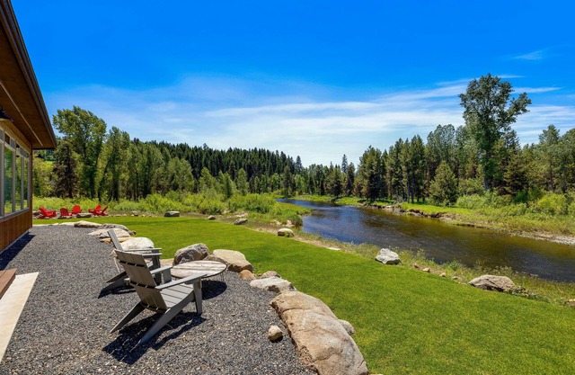 New! Rivers Bend - Riverfront - Clubhouse w/gym, sauna, pool, hot tub