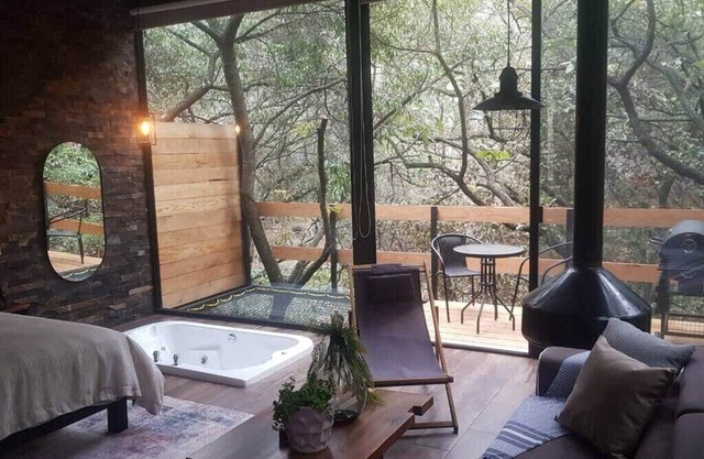 NEW! Romantic Forest Loft with Hot Tub, Deck & BBQ