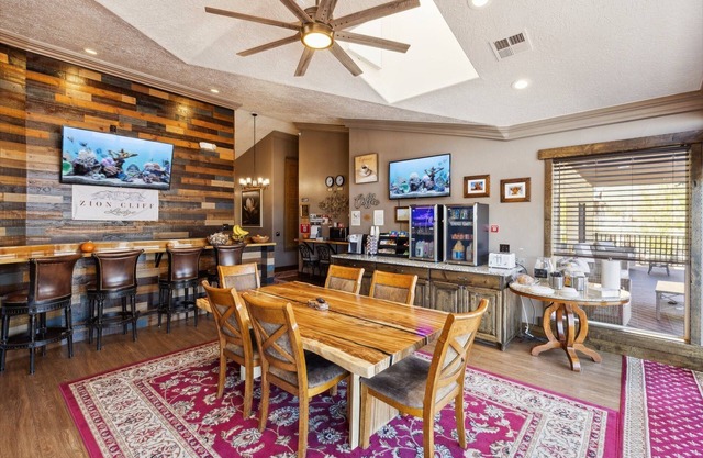 NEW! Room 12 - Gooseberry Mesa by Zion Cliff Lodge