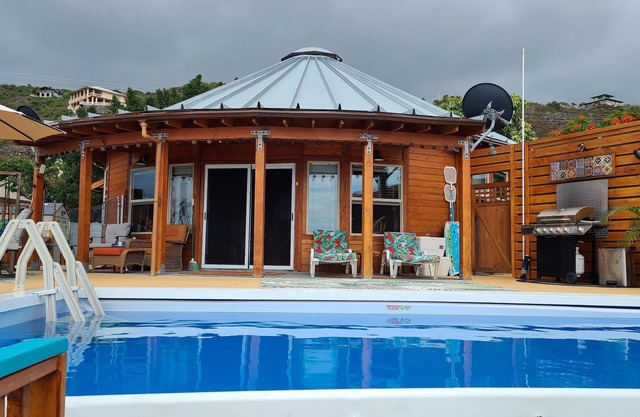 New Round House mit Pool 180 Grad Meerblick 13% Rabatt für 7 Nächte