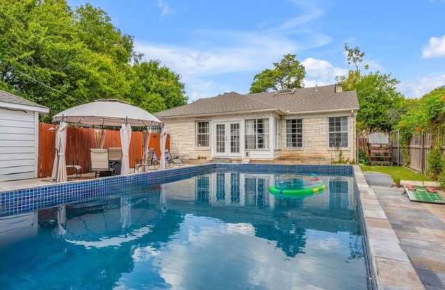 NEW Safari House! Two Primary King Bedrooms + Pool
