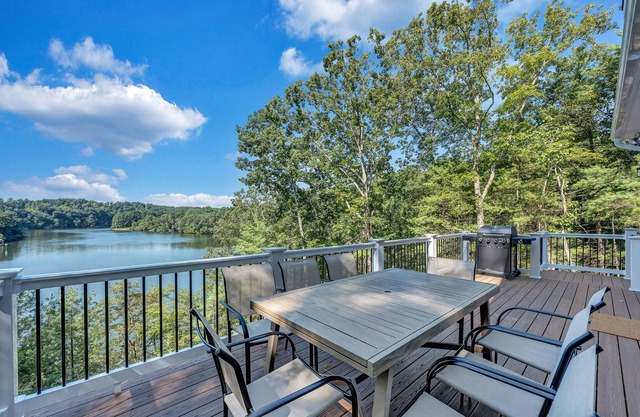 LAKE Seclusion: 4 Br: New Waterfront Home
