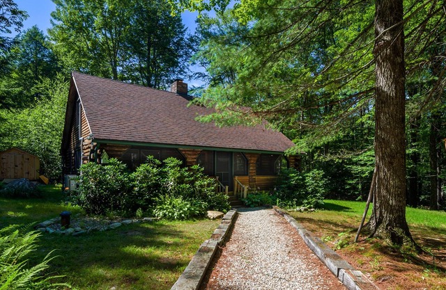NEW! Secluded Log Cabin in the Mountains -- Minutes from Okemo