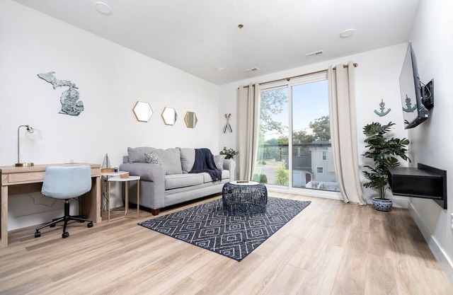 NEW Slabtown Suites on Front Street Unit 202