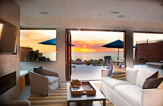 NEW - Sleek Solana Oceanfront