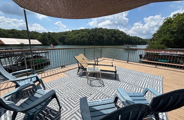New! Slice of Paradise on Lake Lanier