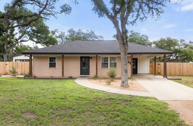 New SPA! Dwntwn DRIP Bluff St Cottage & Guest House! Walk to Food, Bars & Music!