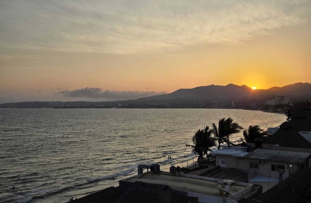 New spacious 2-bedroom 3 bath condo in Playa Bucerías with Ocean Pool gym, WiFi