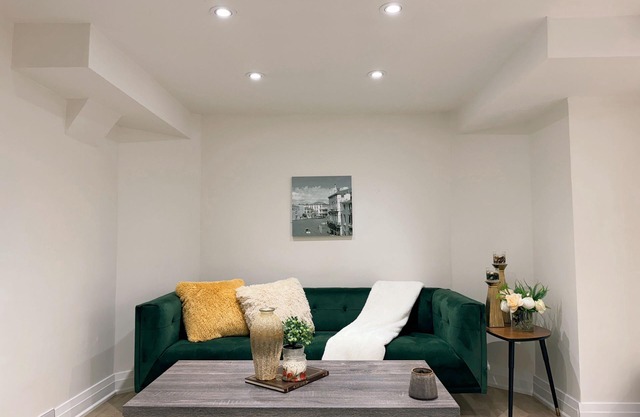 New Spacious Airy Newmarket Guesthome