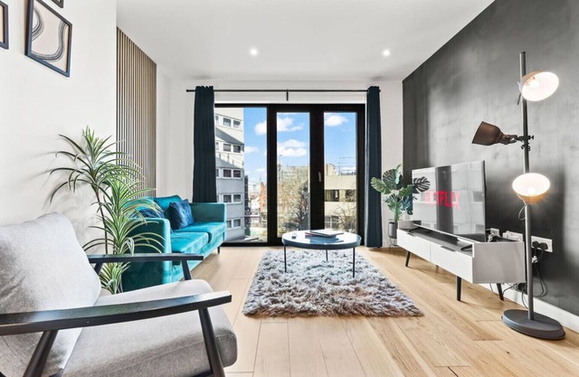 New St Apartment | Luxury | Parking | Contractors