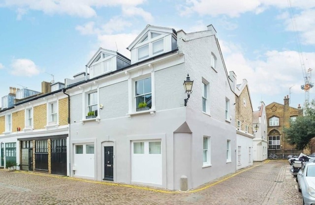 NEW Stunning 5BD Mews House