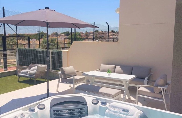 NEW Stunning ground floor Apartment with Jacuzzi