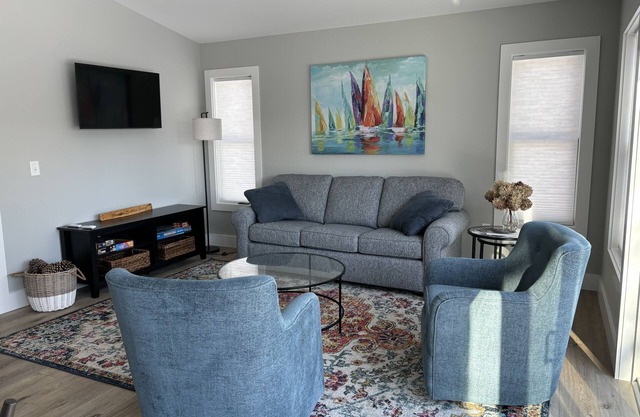 New - stunning Keuka lake views. Minutes to wineries, breweries & distilleries