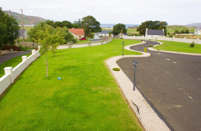 NEW Stunning Ocean Breeze Apartment