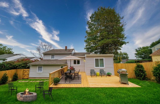 New Stylish Beach Home near Stamford Downtown/Cove Beach/40 min to NYC