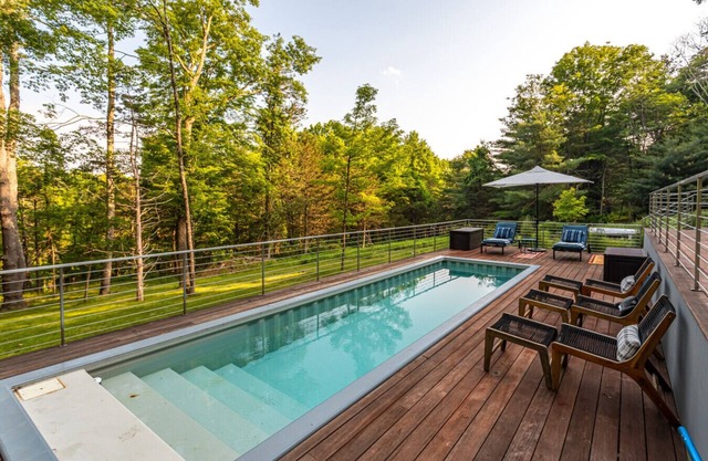 NEW: Stylish Escape w/Heated Pool & Hot Tub