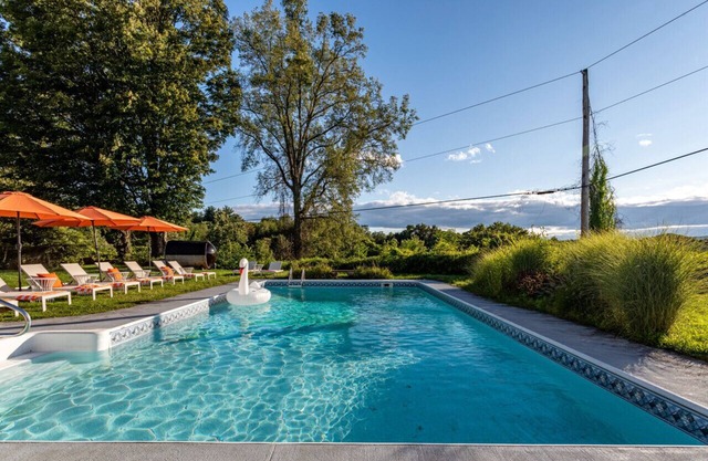 NEW: Stylish Limestone Villa w/Sauna and Movie Theatre