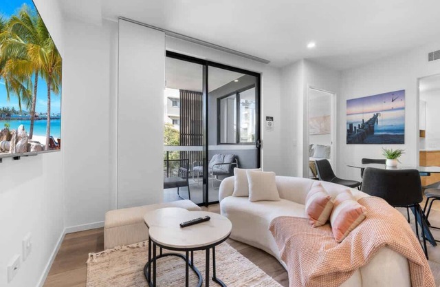 The Eton - Brand NEW Central Nundah Modern 1 Bedroom APT with Parking Netflix