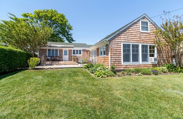 New Suffolk Waterfront Beach Cottage Steps From Water/Beach/Restaurants and More